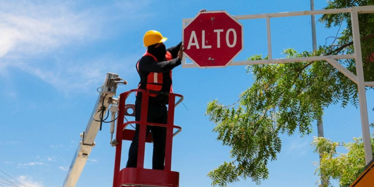 TRABAJA GOBIERNO MUNICIPAL EN FORTALECER ATENCIÓN A REPORTES DE SEÑALIZACIÓN Y SEMAFORIZACIÓN