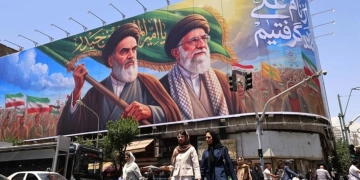 IRÁN ADVIERTE A ESTADOS UNIDOS: ‘ABANDONEN NUESTRA REGIÓN SI QUIEREN ESTAR SEGUROS’